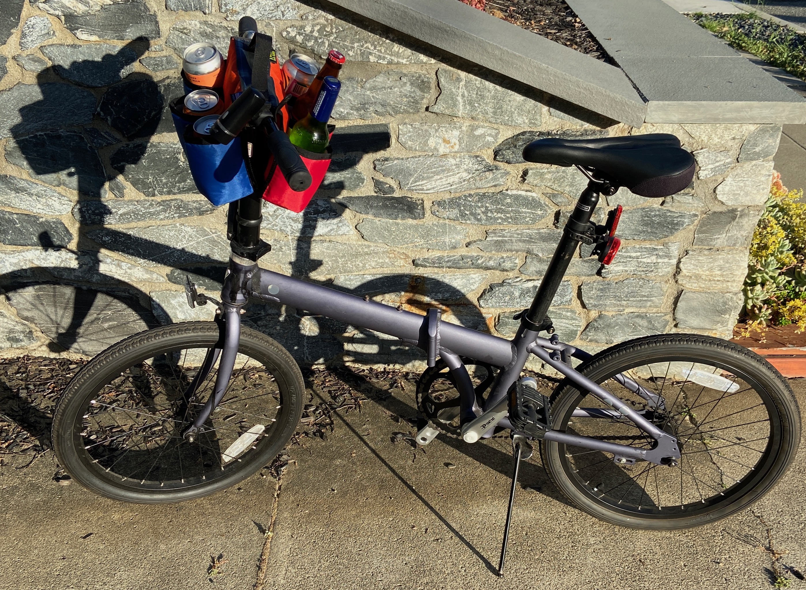 Handlebar mount on folding bike