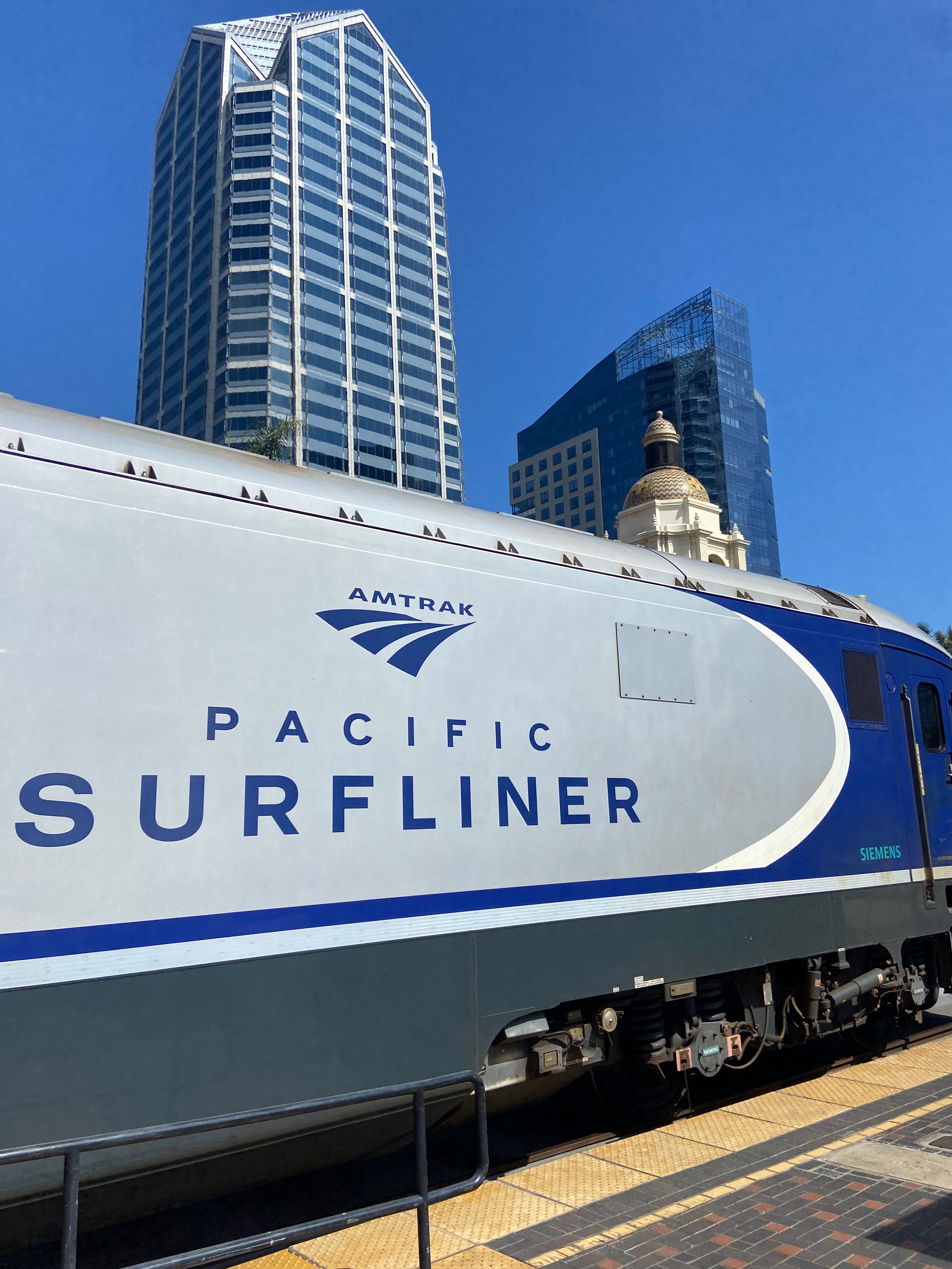 Amtrak Pacific Surfliner train car exterior